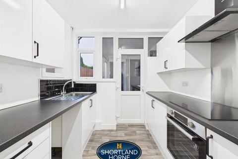 3 bedroom terraced house to rent, Beake Avenue, Coventry CV6
