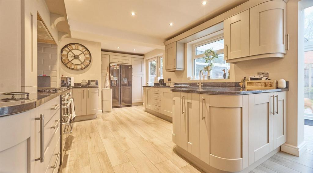 Refitted Open Plan Living Dining Kitchen to Rear
