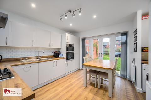 3 bedroom semi-detached house for sale, Perry Gardens, Shirley B90