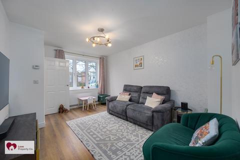 3 bedroom semi-detached house for sale, Perry Gardens, Shirley B90