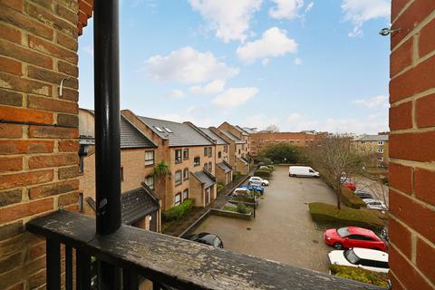 1 bedroom apartment for sale, Ferry Street , London, E14 3DT, , E14