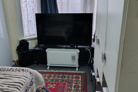 1 bedroom in a house share to rent, Mayville Road, Ilford IG1