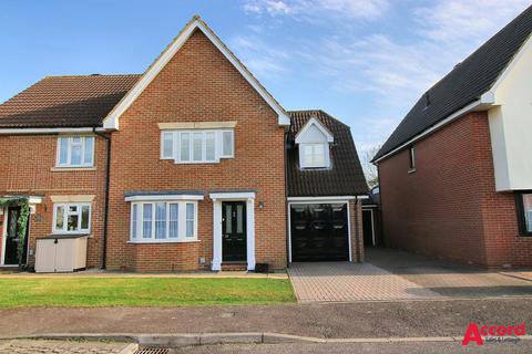3 bedroom semi-detached house to rent, Harris Close, Romford, RM3