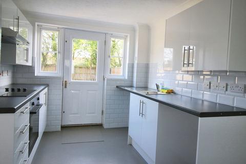 3 bedroom semi-detached house to rent, Harris Close, Romford, RM3