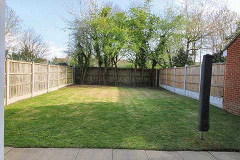 3 bedroom semi-detached house to rent, Harris Close, Romford, RM3