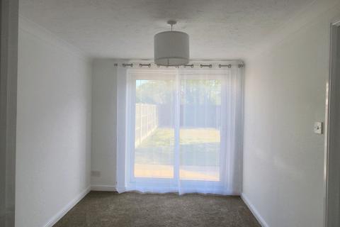 3 bedroom semi-detached house to rent, Harris Close, Romford, RM3