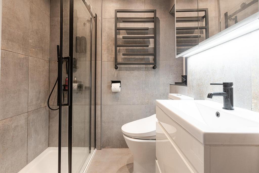 En suite shower room