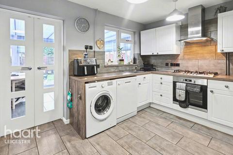 3 bedroom semi-detached house for sale, Manor Drive, Leicester