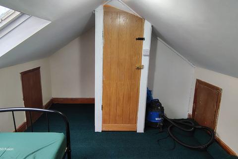 1 bedroom in a house share to rent, Mayville Road, Ilford IG1