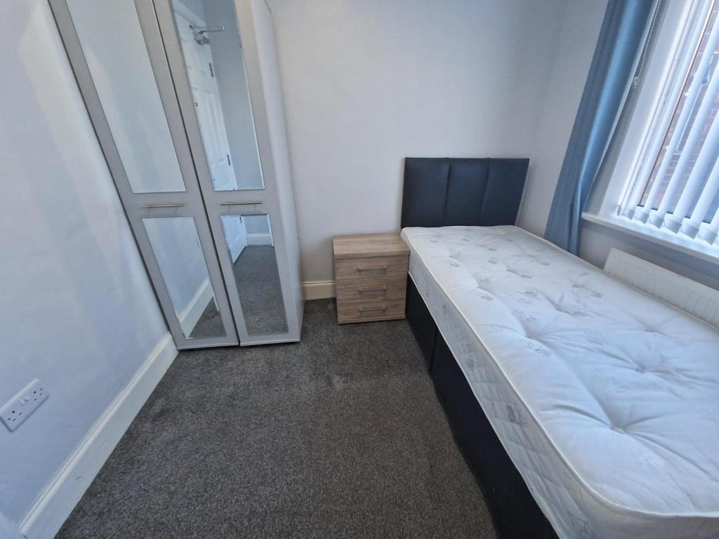 Room 2b.jpg
