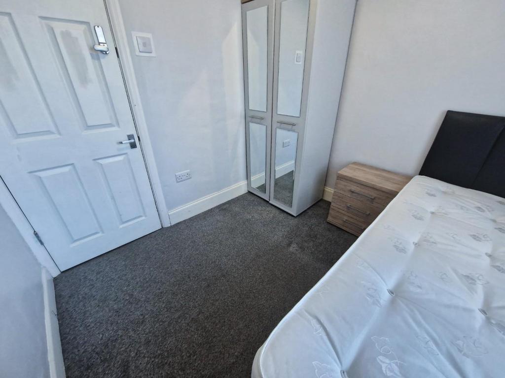 Room 2a.jpg
