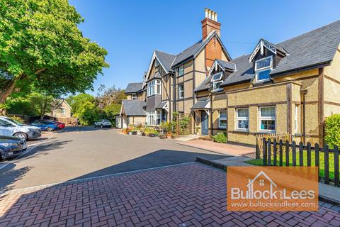 1 bedroom flat for sale, Wharncliffe Road, Bournemouth, Spacious FF Flat in Gated Development