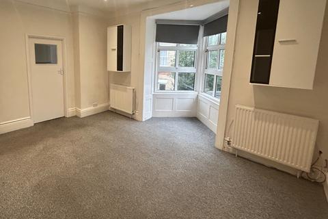 1 bedroom flat for sale, Wharncliffe Road, Bournemouth, Spacious FF Flat in Gated Development