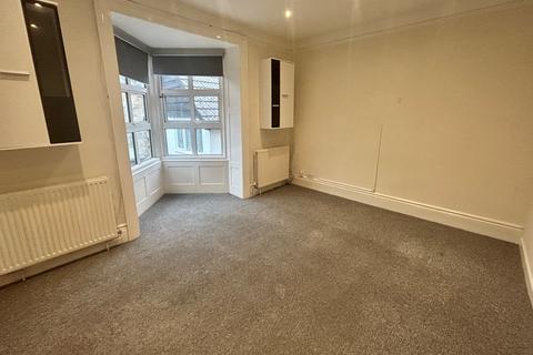 1 bedroom flat for sale, Wharncliffe Road, Bournemouth, Spacious FF Flat in Gated Development