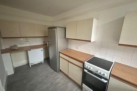 1 bedroom flat for sale, Wharncliffe Road, Bournemouth, Spacious FF Flat in Gated Development