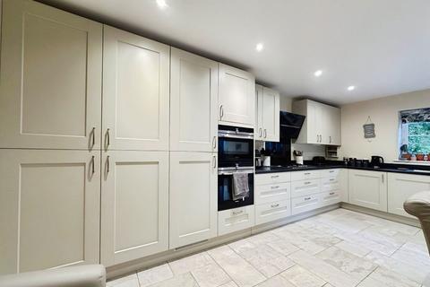 4 bedroom detached house for sale, Woodville Road, Swadlincote DE11
