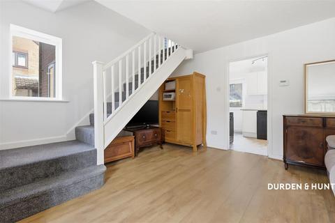 3 bedroom semi-detached house to rent, Langdale Drive, Colchester CO4