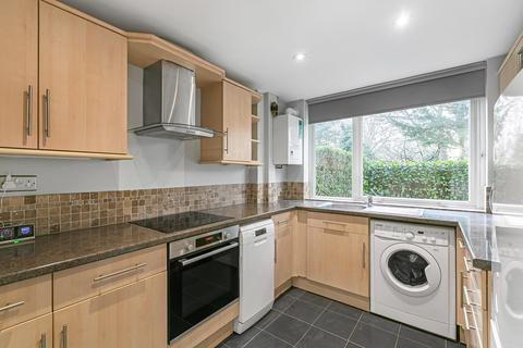 2 bedroom ground floor maisonette to rent, Beulah Hill, London, SE19