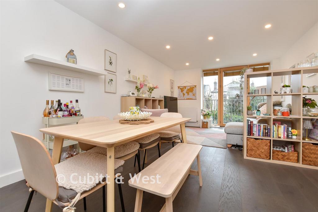 Kitchen / Lounge / Diner
