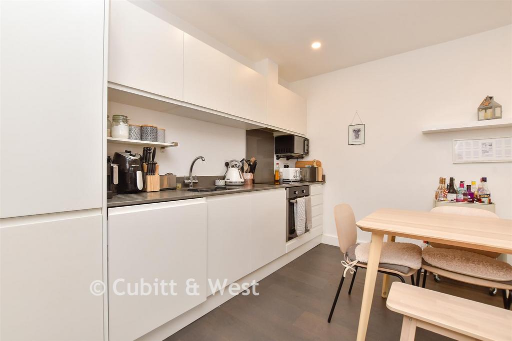Kitchen / Lounge / Diner