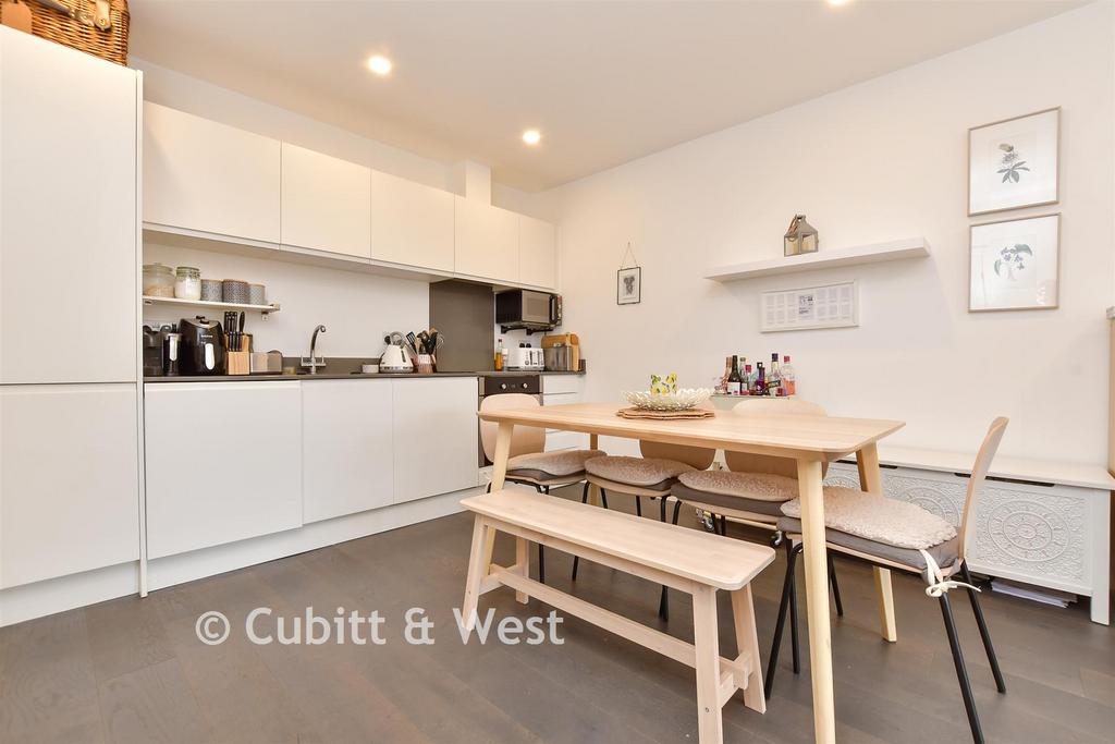 Kitchen / Lounge / Diner