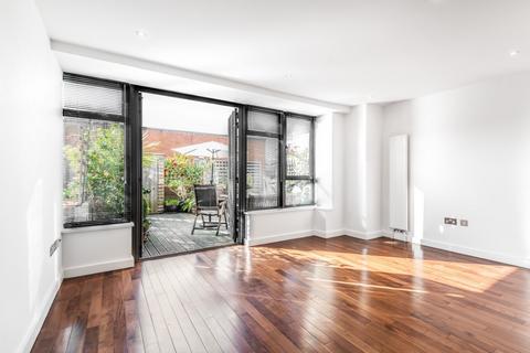 2 bedroom flat for sale, The Broadway, Crouch End, London, N8