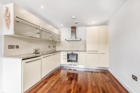 2 bedroom flat for sale, The Broadway, Crouch End, London, N8
