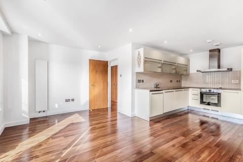 2 bedroom flat for sale, The Broadway, Crouch End, London, N8