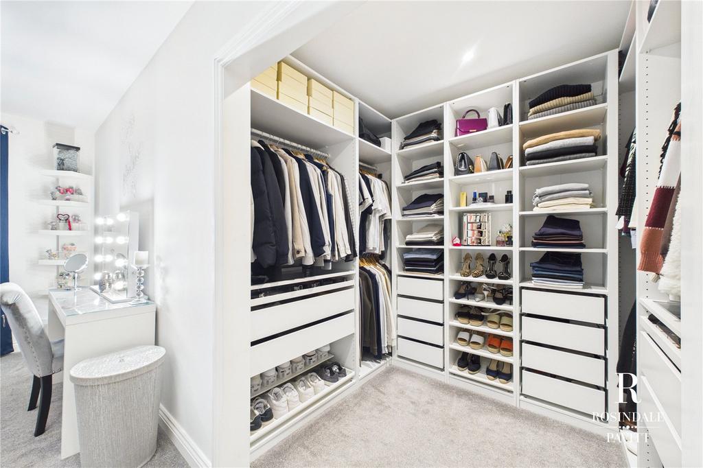 Walk-In Wardrobe