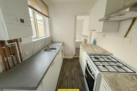 2 bedroom terraced house to rent, Althorp Road Luton LU3 1JY