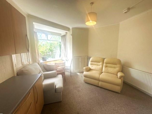 74 Hartington Rd new lounge 25.jpg