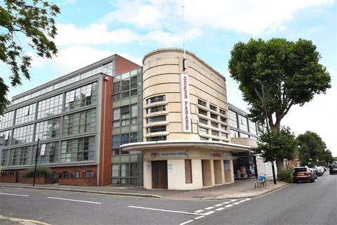 2 bedroom apartment to rent, London Road, Middlesex