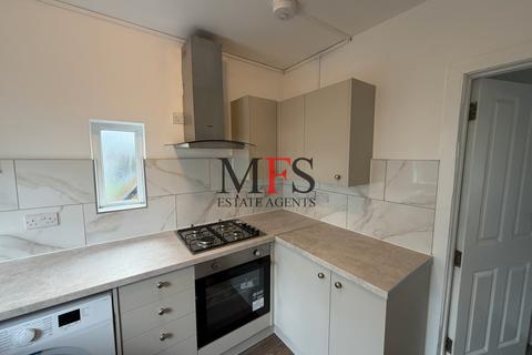 2 bedroom maisonette to rent, Greenway Gardens, Greenford, UB6