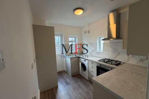 2 bedroom maisonette to rent, Greenway Gardens, Greenford, UB6