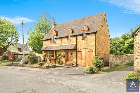 3 bedroom detached house for sale, Baker Street, Brackley NN13