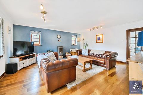 3 bedroom detached house for sale, Baker Street, Brackley NN13