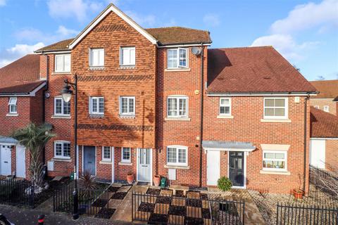 4 bedroom house for sale, Giffard Lane, Fleet GU51