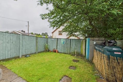 3 bedroom semi-detached house for sale, Clos Albion, Llandeilo