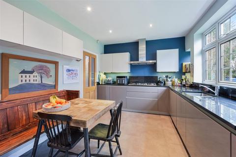 4 bedroom detached house for sale, Dorling Drive, Epsom