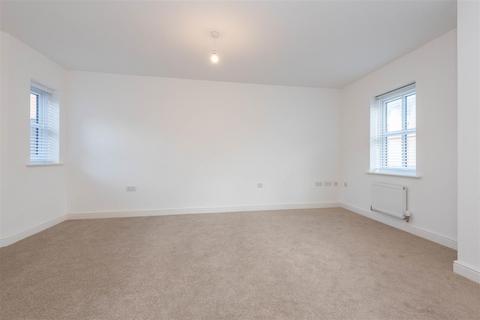 3 bedroom semi-detached house to rent, Pear Tree Gardens, Penwortham