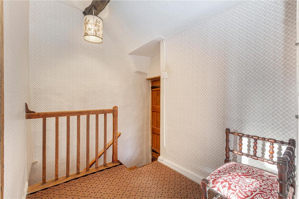 Hallway-1.jpg