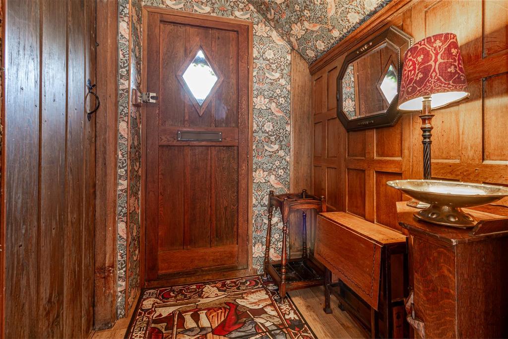 Hallway-.jpg