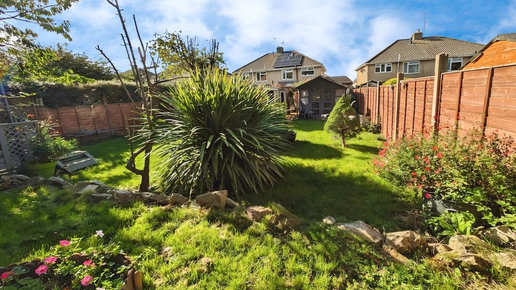 Pbox-garden-344893.jpg