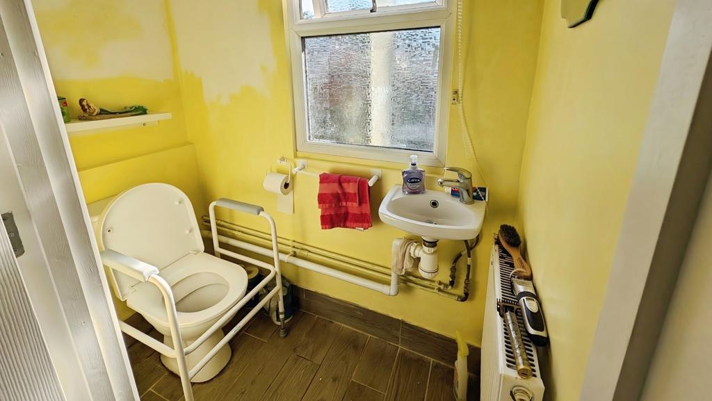Pbox-bathroom-344893.jpg