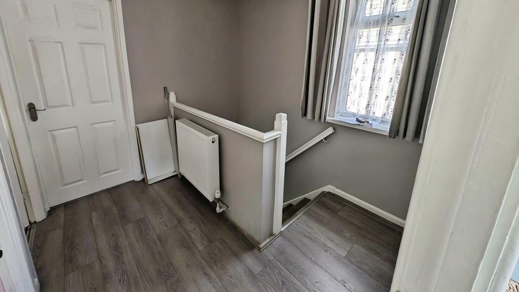 Pbox-bedroom-344893.jpg