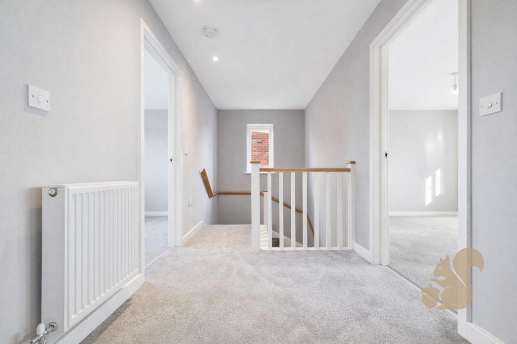 9 Field Mews - Landing .jpg