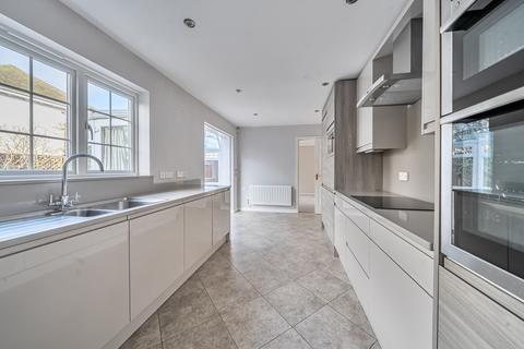 undefined, Shipley Close, Hampshire GU34