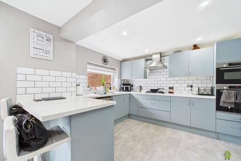 5 bedroom end of terrace house for sale, Victoria Street, Belvedere, Kent, DA17