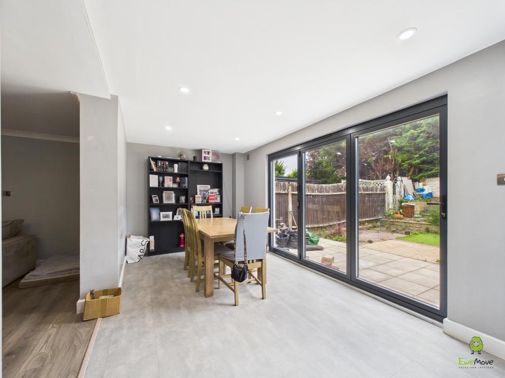 Presented by Kevin at Ewe Move Bexleyheath and Dart