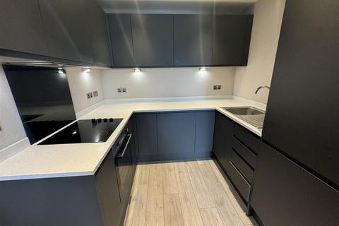 2 bedroom apartment to rent, Jesse Hartley Way, Liverpool